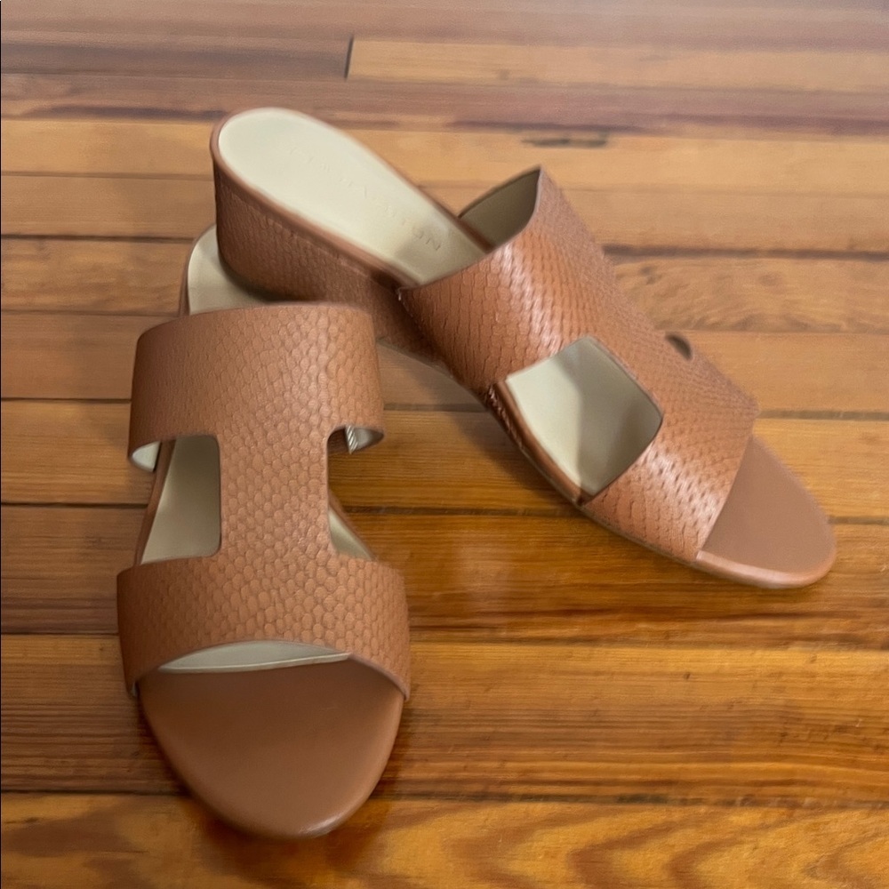 H by Halston Regan Brown Snake Embossed Leather Wedge Sandals NIB Size 9